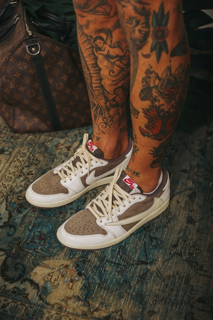 Nike x Travis Scott Air Jordan 1 Low Reverse Mocha
