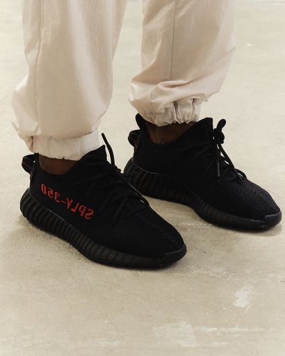 [21] Adidas Yeezy 350 V2 Bred 