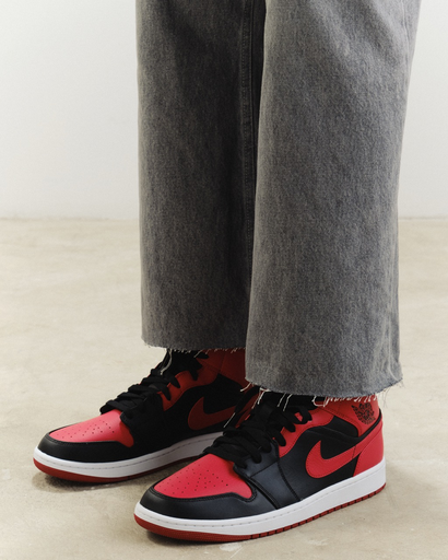 Nike Air Jordan 1 Mid Reverse Bred